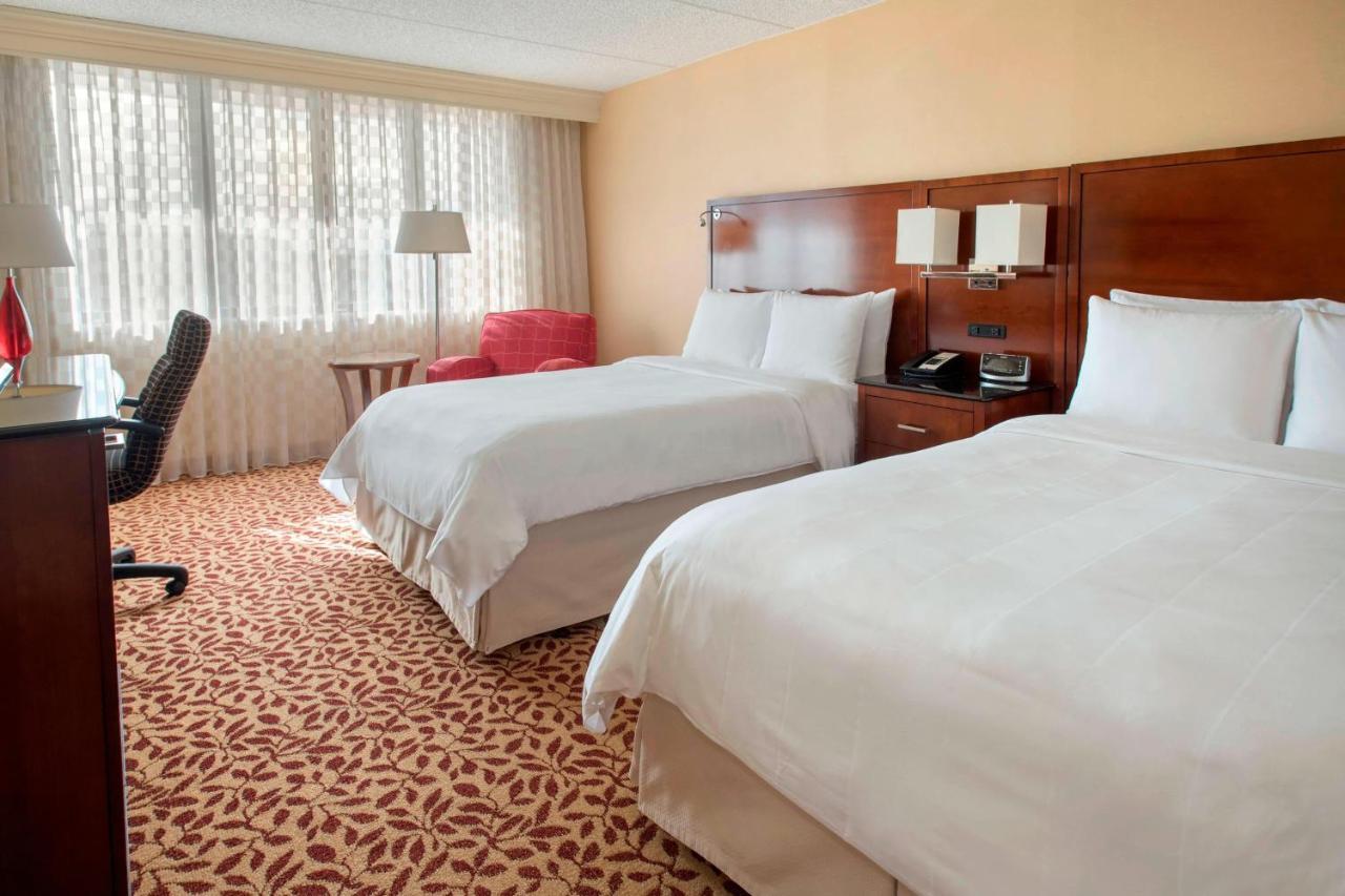 Hotel Long Island Marriott 3*