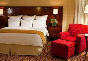 Hotel Long Island Marriott 3*